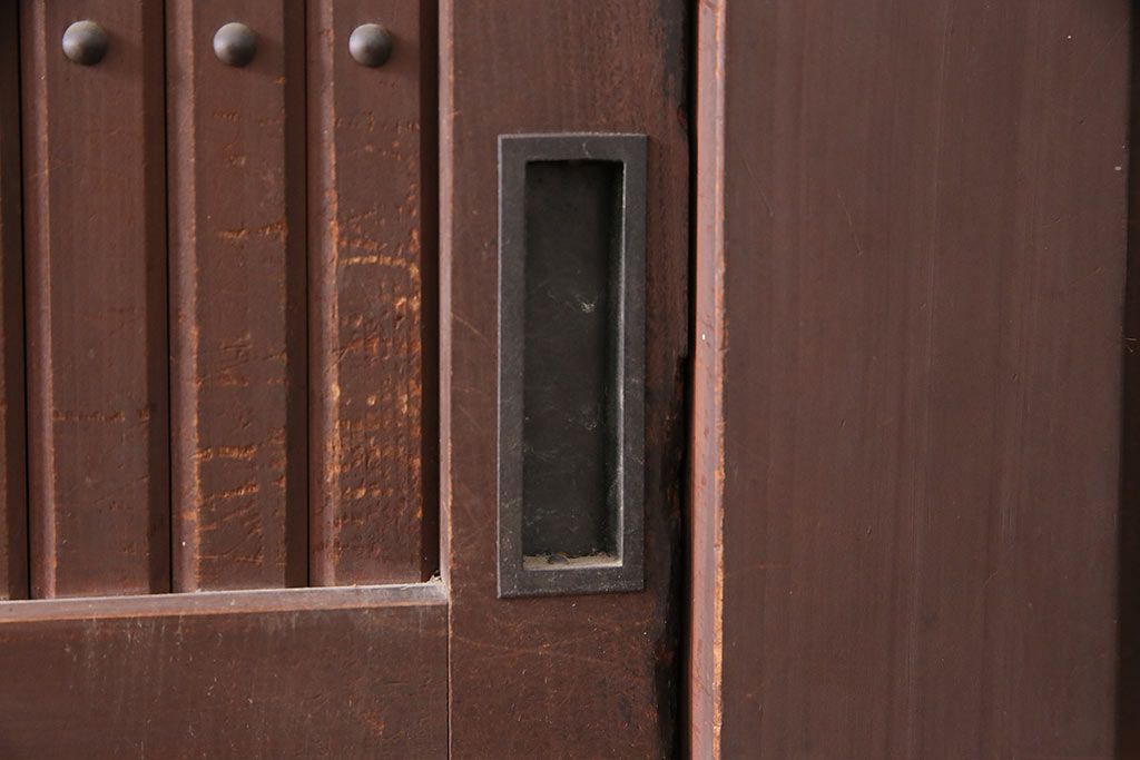 和製アンティーク　前面ヒノキ材・ケヤキ材　上品な和の雰囲気づくりにおすすめな関西水屋箪笥(重ね箪笥、収納棚、戸棚)(R-047906)