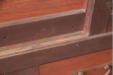 和製アンティーク　前面ヒノキ材・ケヤキ材　上品な和の雰囲気づくりにおすすめな関西水屋箪笥(重ね箪笥、収納棚、戸棚)(R-047906)