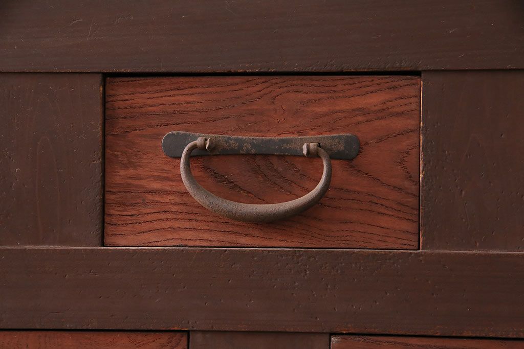 和製アンティーク　前面ヒノキ材・ケヤキ材　上品な和の雰囲気づくりにおすすめな関西水屋箪笥(重ね箪笥、収納棚、戸棚)(R-047906)