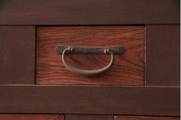 和製アンティーク　前面ヒノキ材・ケヤキ材　上品な和の雰囲気づくりにおすすめな関西水屋箪笥(重ね箪笥、収納棚、戸棚)(R-047906)