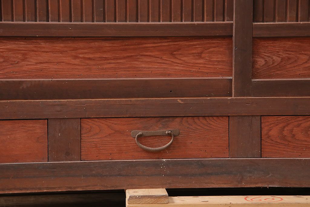 和製アンティーク　前面ヒノキ材・ケヤキ材　上品な和の雰囲気づくりにおすすめな関西水屋箪笥(重ね箪笥、収納棚、戸棚)(R-047906)