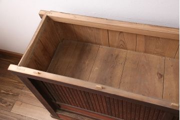 和製アンティーク　前面ヒノキ材・ケヤキ材　関西水屋　上品な和の雰囲気づくりにおすすめなサイドボード(水屋箪笥、収納棚、戸棚)(R-047908)