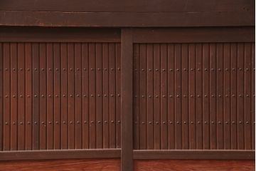 和製アンティーク　前面ヒノキ材・ケヤキ材　関西水屋　上品な和の雰囲気づくりにおすすめなサイドボード(水屋箪笥、収納棚、戸棚)(R-047908)