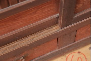 和製アンティーク　前面ヒノキ材・ケヤキ材　関西水屋　上品な和の雰囲気づくりにおすすめなサイドボード(水屋箪笥、収納棚、戸棚)(R-047908)