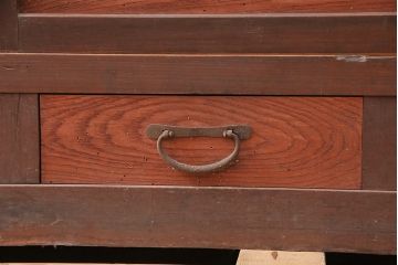 和製アンティーク　前面ヒノキ材・ケヤキ材　関西水屋　上品な和の雰囲気づくりにおすすめなサイドボード(水屋箪笥、収納棚、戸棚)(R-047908)