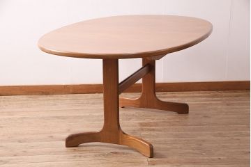 ヴィンテージ家具　人気のG-PLAN(ジープラン)!お部屋に優しい印象を与えるオーバル型のエクステンションテーブル(ダイニングテーブル、ビンテージ)(R-047909)