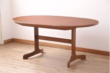 ヴィンテージ家具　人気のG-PLAN(ジープラン)!お部屋に優しい印象を与えるオーバル型のエクステンションテーブル(ダイニングテーブル、ビンテージ)(R-047909)