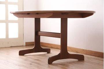 ヴィンテージ家具　人気のG-PLAN(ジープラン)!お部屋に優しい印象を与えるオーバル型のエクステンションテーブル(ダイニングテーブル、ビンテージ)(R-047909)