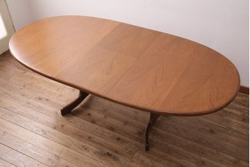 ヴィンテージ家具　人気のG-PLAN(ジープラン)!お部屋に優しい印象を与えるオーバル型のエクステンションテーブル(ダイニングテーブル、ビンテージ)(R-047909)