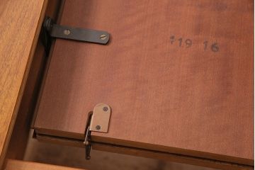 ヴィンテージ家具　人気のG-PLAN(ジープラン)!お部屋に優しい印象を与えるオーバル型のエクステンションテーブル(ダイニングテーブル、ビンテージ)(R-047909)