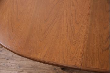 ヴィンテージ家具　人気のG-PLAN(ジープラン)!お部屋に優しい印象を与えるオーバル型のエクステンションテーブル(ダイニングテーブル、ビンテージ)(R-047909)
