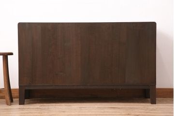 和製アンティーク　ダークな色味が大人っぽい、当店オリジナルの組子入り引き戸の箪笥ローボード(収納棚、戸棚)(R-047910)