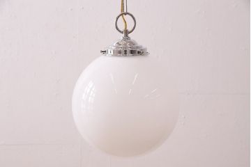 ビンテージ照明　シンプルな球体型の天井照明(ペンダントライト、吊り下げ照明)(R-047911)