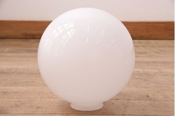 ビンテージ照明　様々なテイストの空間に馴染みやすい球体型の天井照明(ペンダントライト、吊り下げ照明)(R-047916)