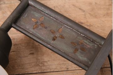 アンティーク照明　花の透かしが可愛らしいウォールランプ(壁掛け照明、壁付け照明)(R-047919)