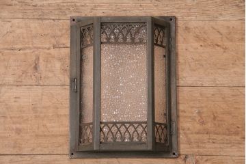 アンティーク雑貨　レトロな雰囲気たっぷりの壁掛け照明カバー(ウォールカバー)(R-047920)