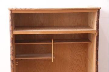 中古　民芸家具　杉材・桜皮　網代引戸が目を引く、手の込んだ造りが魅力の置き水屋(置水屋、茶水屋、茶道具、戸棚)(R-047931)