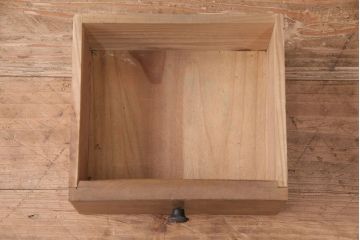 和製アンティーク　ニレ材の杢目が楽しめる凝った作りのサイドボード(時代箪笥、収納棚)(R-047938)