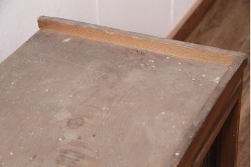 和製アンティーク　ニレ材の杢目が楽しめる凝った作りのサイドボード(時代箪笥、収納棚)(R-047938)