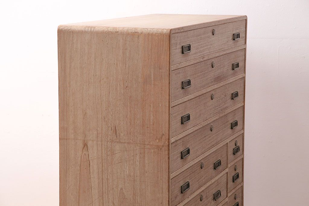 中古　大人の上品さ漂う伝統工芸品の加茂総桐箪笥(総桐たんす、加茂箪笥、衣装箪笥、引き出し)(R-047941)