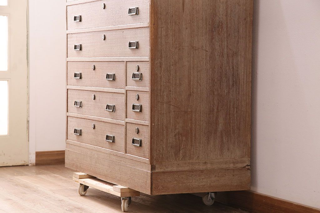 中古　大人の上品さ漂う伝統工芸品の加茂総桐箪笥(総桐たんす、加茂箪笥、衣装箪笥、引き出し)(R-047941)