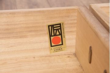 中古　大人の上品さ漂う伝統工芸品の加茂総桐箪笥(総桐たんす、加茂箪笥、衣装箪笥、引き出し)(R-047941)