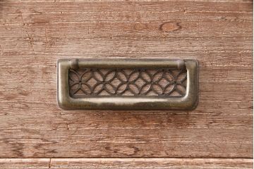 中古　大人の上品さ漂う伝統工芸品の加茂総桐箪笥(総桐たんす、加茂箪笥、衣装箪笥、引き出し)(R-047941)