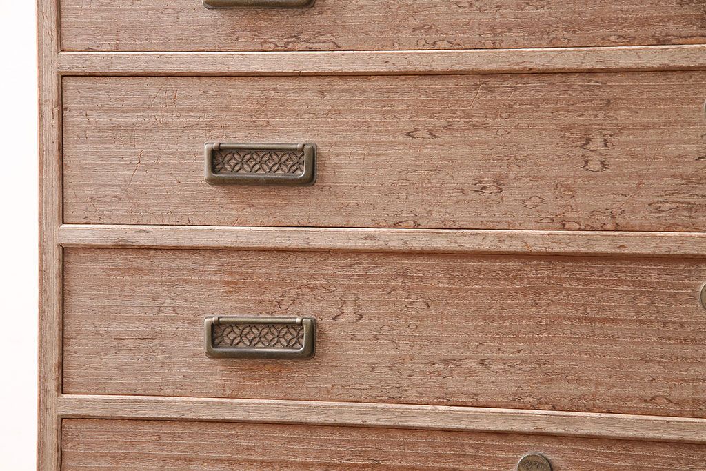 中古　大人の上品さ漂う伝統工芸品の加茂総桐箪笥(総桐たんす、加茂箪笥、衣装箪笥、引き出し)(R-047941)