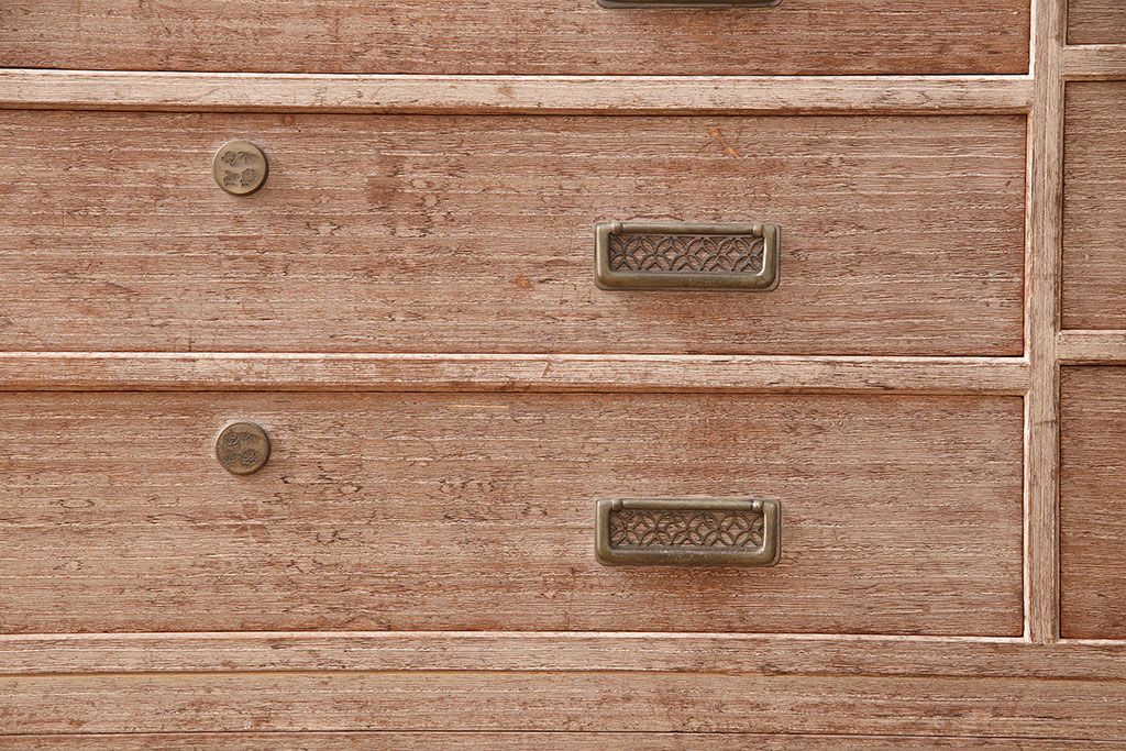 中古　大人の上品さ漂う伝統工芸品の加茂総桐箪笥(総桐たんす、加茂箪笥、衣装箪笥、引き出し)(R-047941)