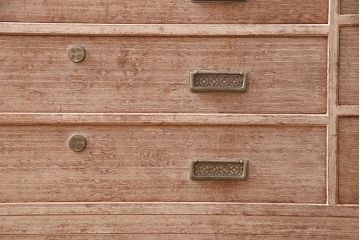 中古　大人の上品さ漂う伝統工芸品の加茂総桐箪笥(総桐たんす、加茂箪笥、衣装箪笥、引き出し)(R-047941)