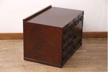 中古　ダイナミックな木目と豪華な金具が魅力的な岩谷堂の衣装タンス(和タンス、引き出し、チェスト、テレビ台)(R-047942)
