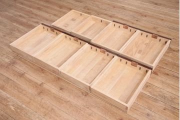 中古　ダイナミックな木目と豪華な金具が魅力的な岩谷堂の衣装タンス(和タンス、引き出し、チェスト、テレビ台)(R-047942)