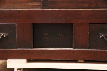 和製アンティーク　透かしの意匠が趣溢れる四尺水屋箪笥サイドボード(収納棚、戸棚、サイドキャビネット)(R-047944)