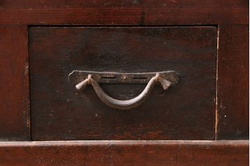 和製アンティーク　透かしの意匠が趣溢れる四尺水屋箪笥サイドボード(収納棚、戸棚、サイドキャビネット)(R-047944)