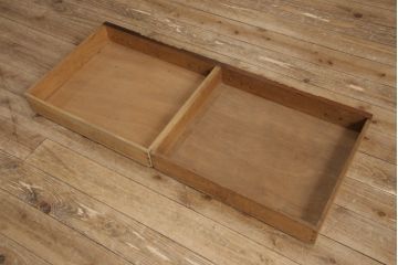 イギリスアンティーク　オーク材・チーク材・ローズウッド材　凝ったデザインがお洒落なキャビネット(収納棚、戸棚、リビングボード)(R-047945)