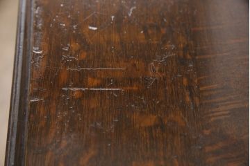 イギリスアンティーク　優雅な佇まいが魅力的なオーク材製のサイドボード(収納棚、戸棚、キャビネット)(R-047950)