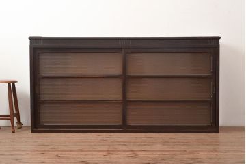 和製アンティーク　ナラ材製　たっぷり収納できるのが嬉しい銀モールガラス入り戸棚(食器棚、収納棚、キャビネット、ガラス戸棚)(R-047954)
