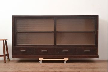 【簡易リペア限定品】和製アンティーク　ナラ材製　たっぷり収納できるのが嬉しい銀モールガラス入り戸棚(食器棚、収納棚、キャビネット、ガラス戸棚、サイドボード)(R-047955)
