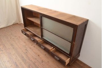 【簡易リペア限定品】和製アンティーク　ナラ材製　たっぷり収納できるのが嬉しい銀モールガラス入り戸棚(食器棚、収納棚、キャビネット、ガラス戸棚、サイドボード)(R-047955)