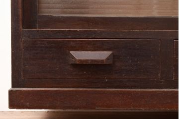 【簡易リペア限定品】和製アンティーク　ナラ材製　たっぷり収納できるのが嬉しい銀モールガラス入り戸棚(食器棚、収納棚、キャビネット、ガラス戸棚、サイドボード)(R-047955)
