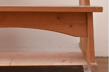 和製アンティーク　ディスプレイにおすすめ!素朴な木味が懐かしい雰囲気を醸し出す飾り棚(花台)(R-047956)