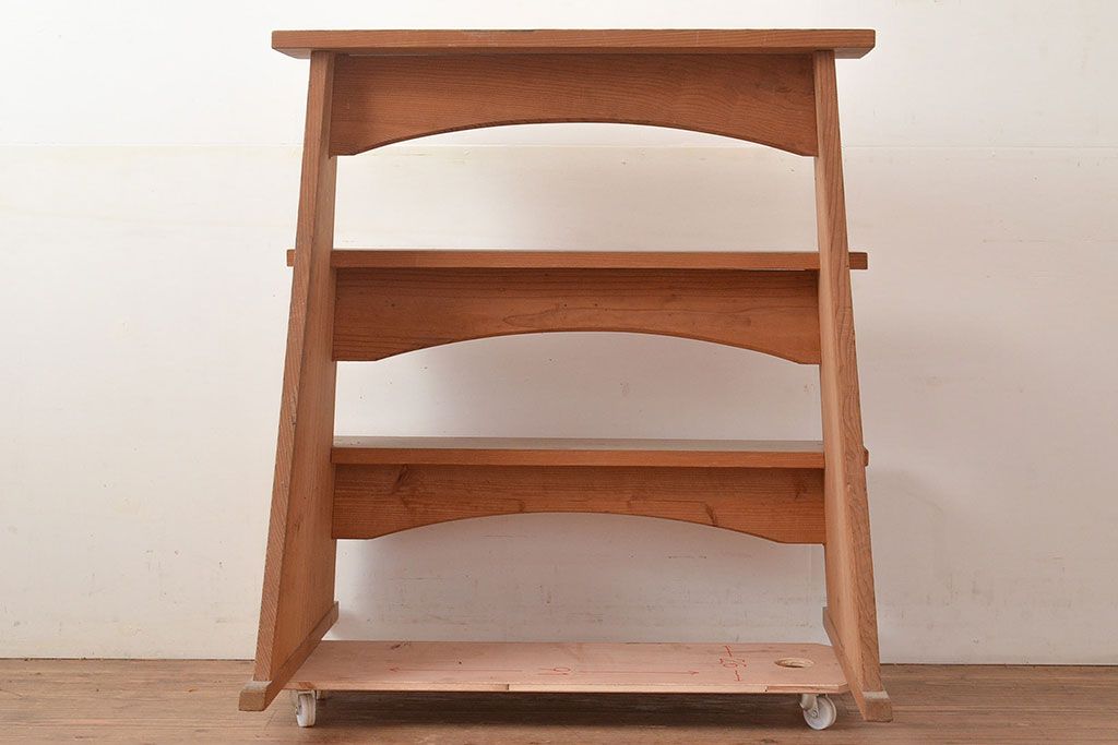 和製アンティーク　ディスプレイにおすすめ!素朴な木味が懐かしい雰囲気を醸し出す飾り棚(花台)(R-047956)