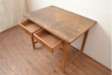 昭和レトロ　味わい深い佇まいが懐かしい空間づくりを叶える、ナラ材製の机(学習机、在宅ワーク、在宅用平机、在宅ワーク、在宅用ワークデスク)(R-047959)
