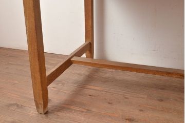 昭和レトロ　味わい深い佇まいが懐かしい空間づくりを叶える、ナラ材製の机(学習机、在宅ワーク、在宅用平机、在宅ワーク、在宅用ワークデスク)(R-047959)