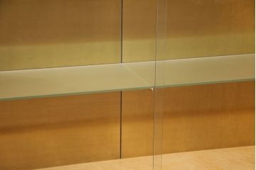 中古　バーズアイが見られる、高級感あふれるショーケース(ガラスケース、陳列棚)(定価80万円)(R-047962)