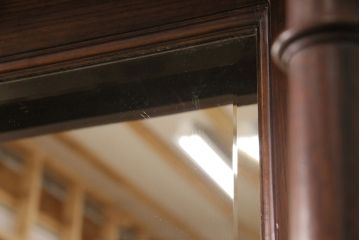 イギリスアンティーク　凝ったつくりを楽しめる、オーク材とマホガニー材を使ったミラーバックサイドボード(キャビネット、収納棚)(R-047964)