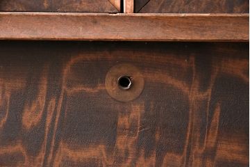 和製アンティーク　前面にカエデ材を使用した、落ち着いた佇まいの収納棚(戸棚、キャビネット)(R-047966)