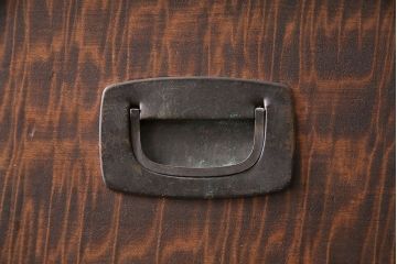 和製アンティーク　前面にカエデ材を使用した、落ち着いた佇まいの収納棚(戸棚、キャビネット)(R-047966)