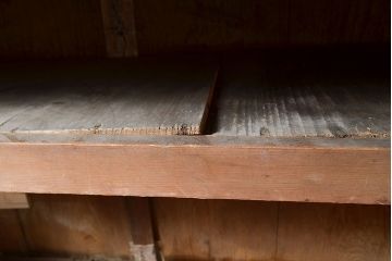 和製アンティーク　前面ヒノキ材・ケヤキ材　5尺が珍しい!年月を経た味わいが楽しめる明治期の水屋箪笥(五尺、重ね箪笥、収納棚、食器棚、キャビネット)(R-047968)