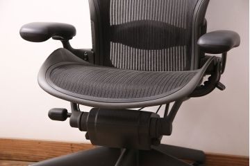 中古　Hermanmiller(ハーマンミラー社)　Bサイズ　ランバーサポート　アーロンチェア(オフィスチェア、椅子、イス)(R-047979)